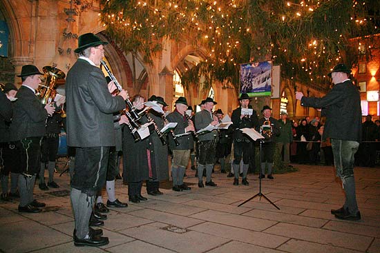 Musikalische Untermalung der Eröffnugn durch Blaskapelle vom Tegernsee (©Foto: Martin Schmitz)